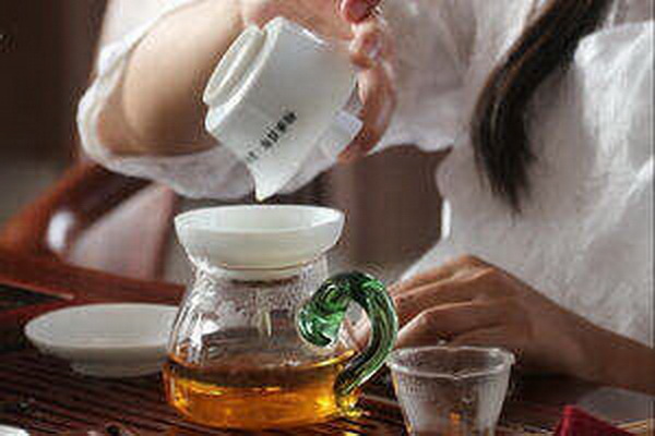 茶道之美探索茶葉的歷史種類與飲用方法