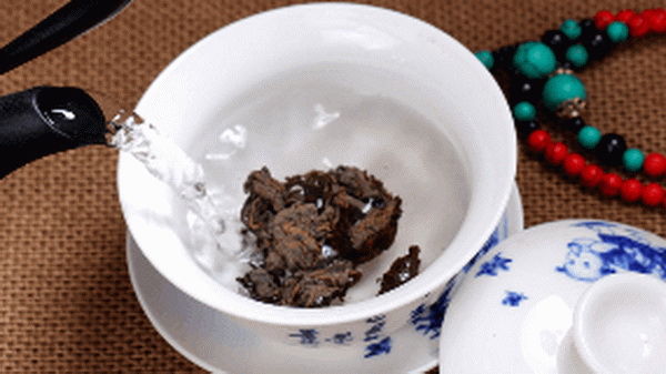 辨別龍井茶真?zhèn)纹焚|(zhì)鑒別圖解 辨別龍井茶真?zhèn)纹焚|(zhì)鑒別圖解