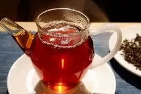 茶葉茶有結(jié)石的人適合飲用嗎 茶葉茶有結(jié)石的人適合飲用嗎