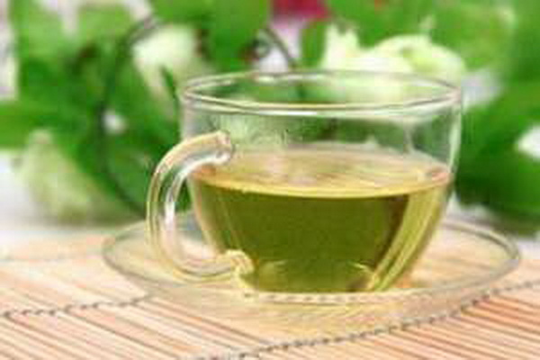 探尋白茶與莓茶的獨(dú)特風(fēng)味與營(yíng)養(yǎng)差異